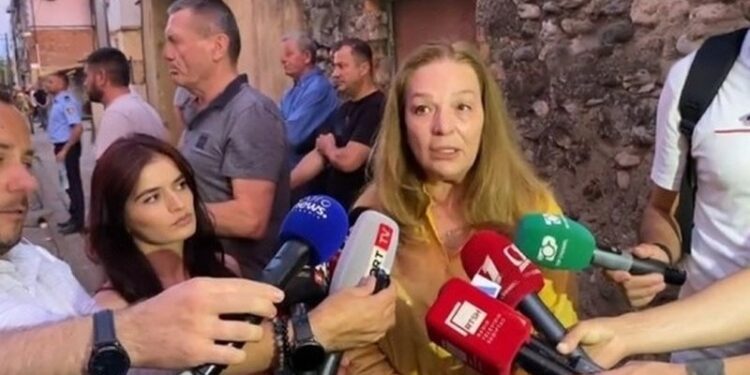 “Presim mbërritjen e helikopterit”, Majlinda Angoni zbardh detaje mbi zjarrin në tregun e rrobave në Shkodër: Kjo tregon vështirësitë urbanistike për ndërhyrjen e emergjencave Civile