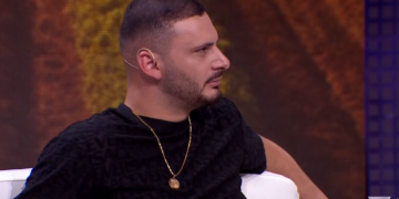“Mendoj se mami është krenare atje ku është”, Dijonisi përlotet si rrallëherë