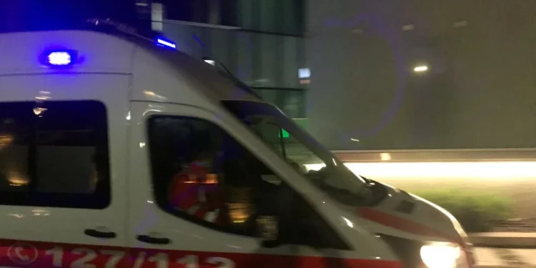E rëndë në Durrës, 22-vjeçari humb kontrollin e mjetit dhe përplaset, dyshohet se pësoi atak kardiak