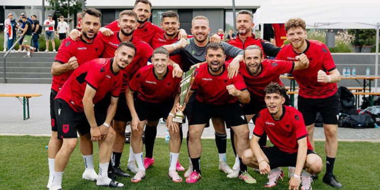EURO 2024/ Shqipëria triumfon në turneun e fansave në Gjermani, mposht vendasit në finale & fiton Kupën speciale