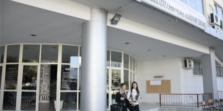 Fakulteti i shkencave Mjekësore, studentët zgjedhin dekanin e ri