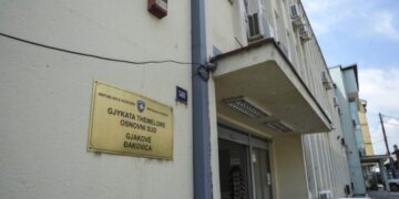 Gjykata merr vendimin për burrin që kanosi bashkëshorten e tij me armë në Gjakovë