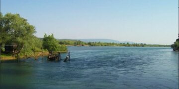 Dyshohet se u vetëmbyt, zbardhet identiteti i gruas që u hodh në lumin Buna