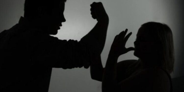U dhunua nga një burrë në moshë, zbulohet si e mitura kishte përfunduar në banesën e tij