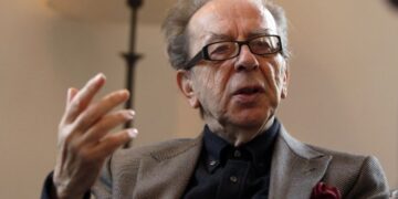 Le Courrier des Balkans: Ismail Kadare, gjiganti i letrave shqipe është larguar! Pretendentë për çmimin Nobel