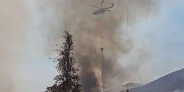 Shuhet zjarri në bashkinë Dropull, në Kakodhiq të Delvinës vijon të ketë vatra zjarri aktive