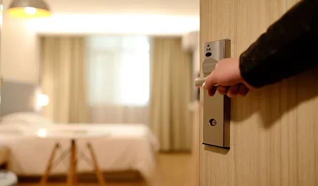 Gjenden pa jetë gjashtë persona në një hotel