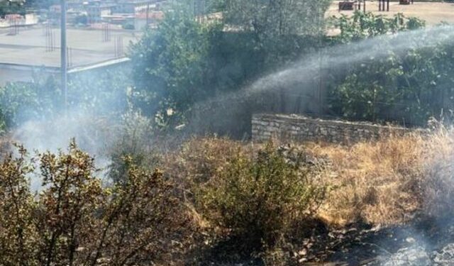 Vatër zjarri në Gjirokastër, rrezikohen dy banesa