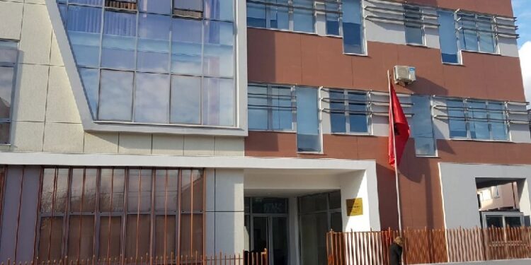 Të akuzuar për shpërdorim detyre, Gjykata e Elbasanit cakton masat e sigurisë për 5 punonjësit e policisë