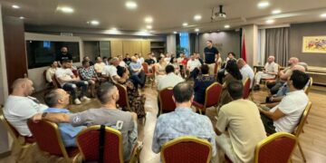 Basha takim me strukturat drejtuese të Demokratëve Euroatlantikë në Tiranë