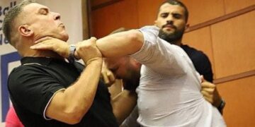 Tensionet në Këshillin Bashkiak, Tedi Blushi: Gjithçka e inskenuar, kanë qenë persona të armatosur