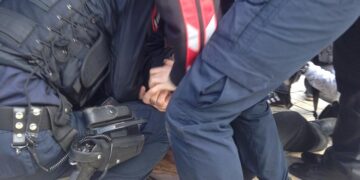 Në periudha të ndryshme kohore kishte kanosur një 60-vjeçar për dhënie pasurie, i riu përfundon në pranga