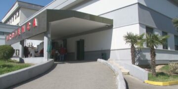 Dhunuan infermierin e urgjencës në Durrës, përfundon në pranga një 36-vjeçar, e pëson keq adoleshenti