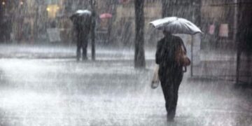 ‘Çmendet’ moti në vend, reshjet e shiut dhe era e fortë pushton Vlorën