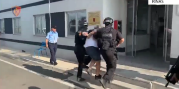 I shpallur në kërkim ndërkombëtar, ekstradohet shqiptari me tre identitete