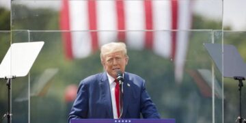 Pas atentatit, Trump mban tubimin e parë në ambjent të hapur