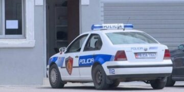 Gjendet i pajetë në banesë 53-vjeçari në Tiranë, dyshimet e policisë