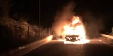 Merr flakë në ecje makina në Berat, detajet e para