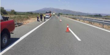 Aksident i frikshëm në aksin rrugor Korçë-Maliq, dy makina bëhen copash