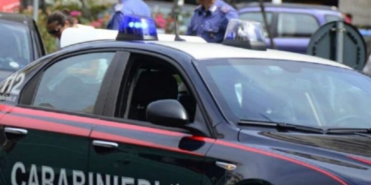 Me shufra hekuri në dorë, shqiptari sulmon mjekët, bën rezistencë edhe ndaj policisë