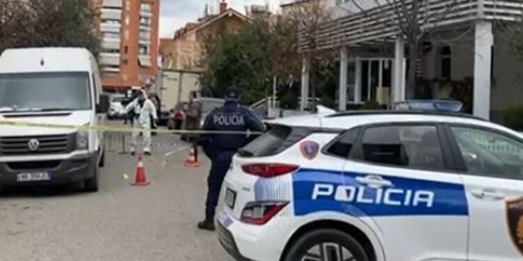 7-vjeçarja përplaset nga furgoni teksa po kthehej nga shkolla, dërgohet me urgjencë në spital