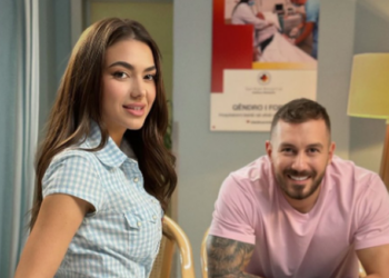 U aludua se u ndanë, a është Elvana Gjata ‘mollë sherri’ për Romeon dhe Heidin? Kjo foto na shton dyshimet