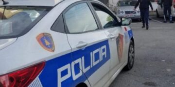 Plagosi me thikë 42-vjeçarin në Tiranë, bie në pranga autor