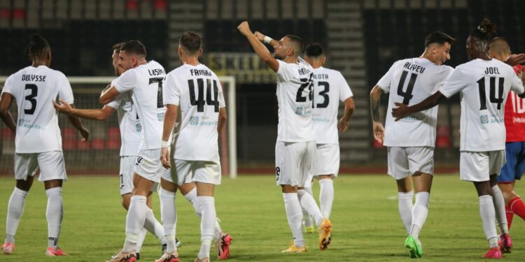 Egnatia humb mesfushorin para transfertës, sulmi në krizë