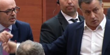 U përplas me Nokën në Kuvend, Petro Koçi zbardh prapaskenat e sherrit