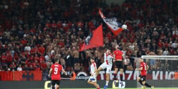 Sfidat kundër Ukrainës dhe Gjeorgjisë, UEFA gjobit FSHF për incidentet e shkaktuara nga tifozët