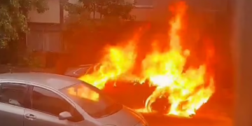 ‘E rëndë’, makina shpërthen në flakë pas aksidentit, humbin jetën katër persona