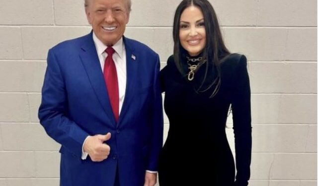 Bleona Qereti takohet me Donald Trumpin, i bashkohet fushatës së tij në mitingun me shqiptarët