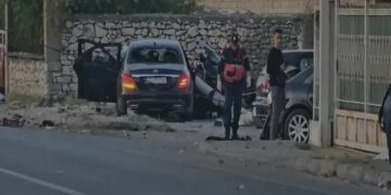 Ishte apo jo person i tretë në makinë? Njolla gjaku të fiksuara te “Benzi”, Policia bën veprimin e radhës