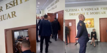 Procesi ndaj Ilir Metës, Altin Dumani del nga salla e gjyqit