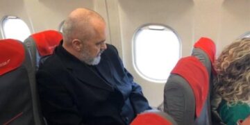 Rama niset drejt New York për takimin me shqiptarët e SHBA, detaje nga organizimi dhe pjesëmarrja