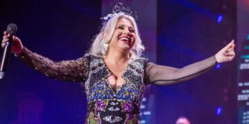 Artiola Toska shtatzënë për herë të parë në moshën 51-vjeçare