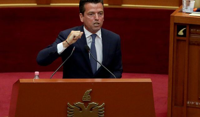 Debat në Kuvend/ Ministrja: Të sëmurët silli tek unë, Shehaj: Kush je ti që vendos kush vdes dhe kush jeton?!