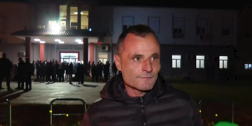 “Më tha se i goditën sapo shkuan te shkolla”, flet babai i të miturit që u plagos në sherr