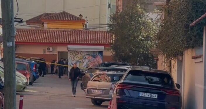 ‘Skandal’, e morën në pyetje pas vetëdorëzimit, policia lë të lirë autorin e dytë të dyshuar të vrasjes së 14-vjeçarit