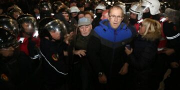 Protesta e opozitës, jehonë në mediat ndërkombëtare: U bllokuan rrugët, kërkohet qeveri teknike