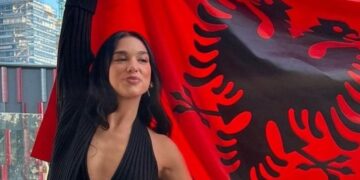 Dita e Pavarësisë, Dua Lipa uron Shqipërinë me vargjet e himnit kombëtar
