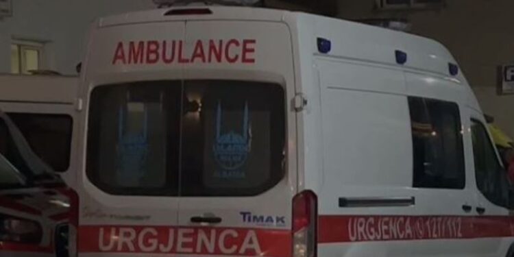 Aksident i rëndë në aksin Gjirokastër-Tepelenë, një person përplaset për vdekje nga një automjet