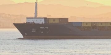 VOA: Shkarkohen nga anija në Durrës, kontejnerët me mbetje të dyshuara si të rrezikshme