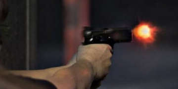 Një person i armatosur terrorizon qytetarët, hap zjarr në mes të qytetit, raportohet për një të vrarë