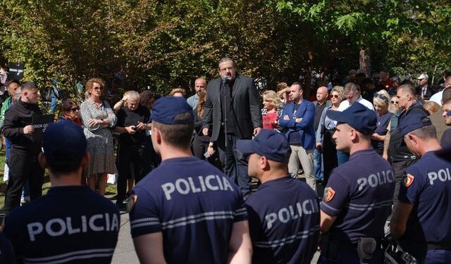 Nesër protesta e opozitës, Teliti thirrje qytetarëve: Marshimi në Tiranë, detyrim për problematikat që ka vendi