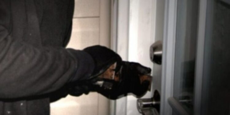 Vodhi në katër lokale në Durrës, arrestohet një person