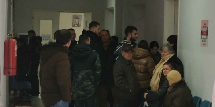 120 persona në ditë paraqiten me grip në spitalin e Gjirokastrës, rriten rastet tek të moshuarit