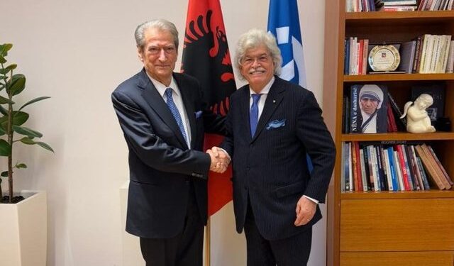 Berisha takim kreun e lëvizjes “Gjithmonë pro Trump”: Ja për çfarë biseduam