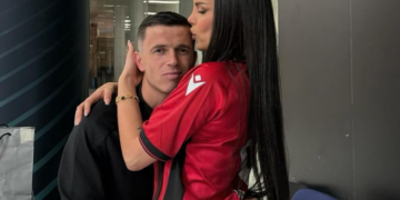 Pushimet e luksit të Asanit me të dashurën në Dubai, dedikimet romantike