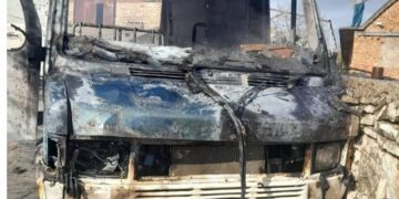 Çfarë ndodhi? Një furgon i parkuar në fshatin Metoq të Sarandës përfshihet nga flakët